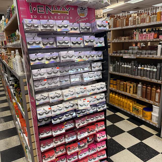 Eyelash display at Beauty Time with i-ENVY and other lash brands